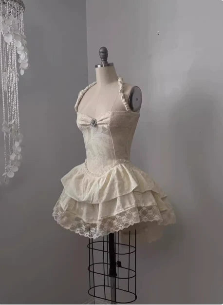 Vintage Beige Sweetheart Applique A-Line Elegant Tiered Homecoming Dress Party Dress Prom Dresses D1618