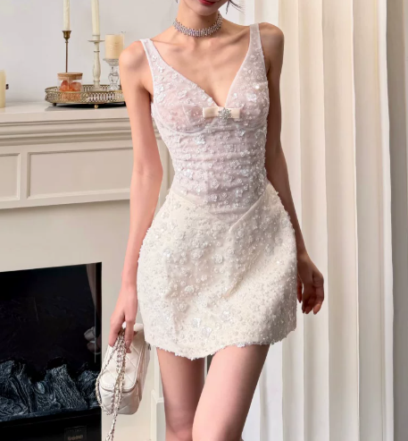 Pretty Homecoming Dress V Neck Applique Prom Dress Back to School Outfits Party Dress  D6322