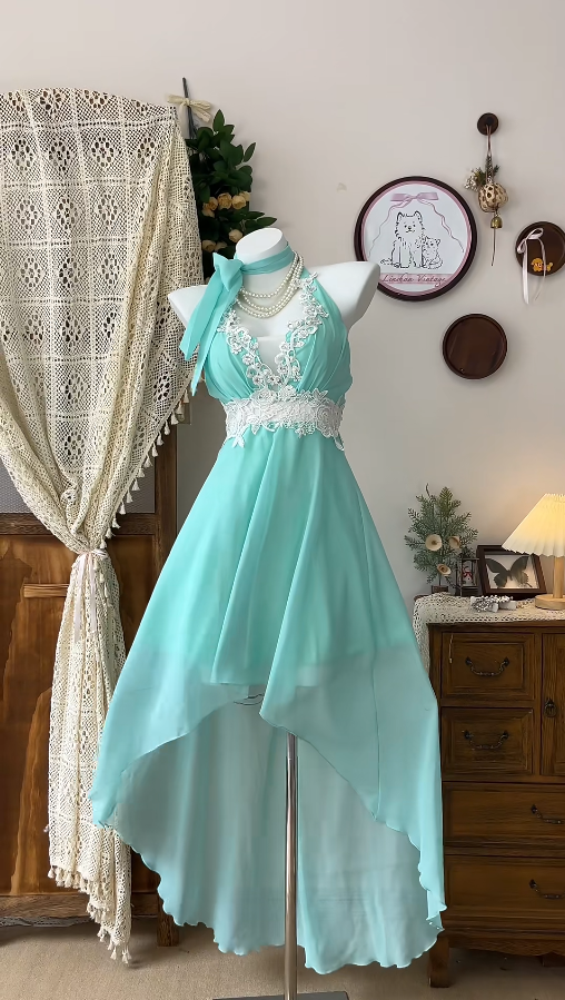 Stunning Homecoming Dress Halter Lace Hi-Lo Back to School Outfits Party Dress  D6527