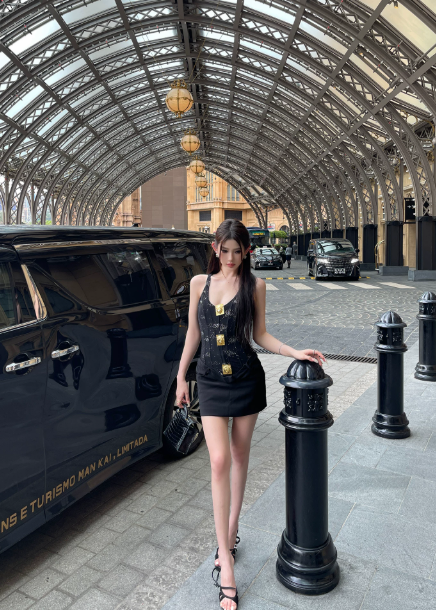 Stunning Homecoming Dress V Neck Black Back to School Outfits Party Dress D6831
