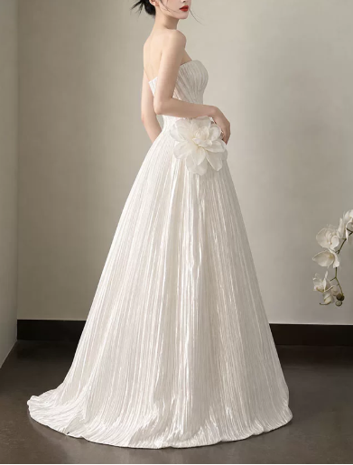 Elegant Wedding Dress Strapless Pleated Flower A Line Wedding Dress Prom Dress D7256