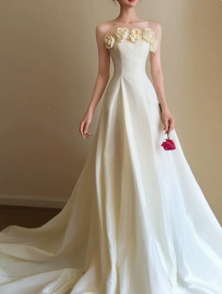 Elegant Wedding Dress Strapless Pleated Flower A Line Wedding Dress Prom Dress D7257