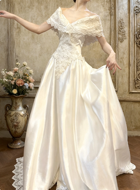 Elegant Wedding Dress Off the Shoulder Pleated Lace Applique Bowknot Beading A Line Wedding Dress Prom Dress D7258