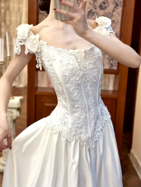 Elegant Wedding Dress Square Pleated Lace Applique Flower Wedding Dress Prom Dress D7259