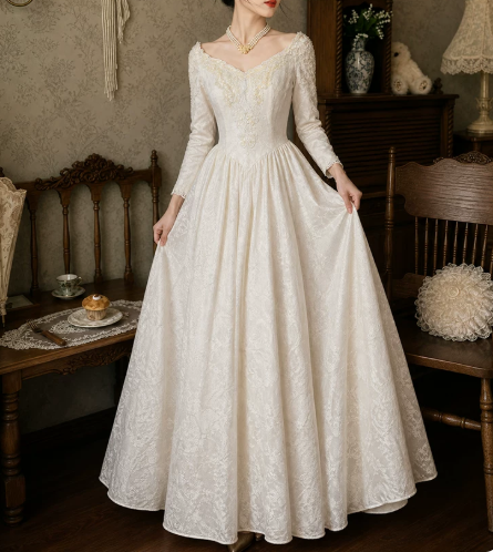 Elegant Wedding Dress V Neck Pleated Applique Wedding Dress D7265