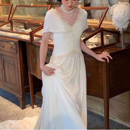 Elegant Wedding Dress Portrait Tulle Lace Tassel Wedding Dress D7272