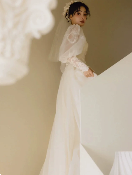 Elegant Wedding Dress High Collar Applique Lace Tulle Wedding Dress D7278