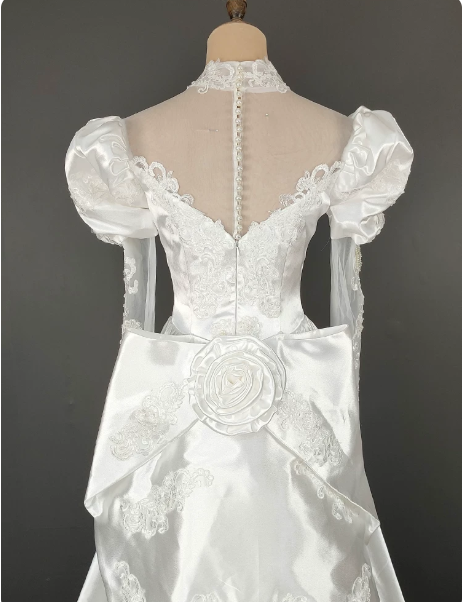 Elegant Wedding Dress High Collar Applique Lace Tulle Pearl  Bowknot Flower Wedding Dress D7279