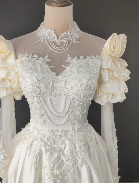 Elegant Wedding Dress High Collar Applique Lace Tulle Beaded Flower Cascade Wedding Dress D7280