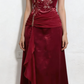 Robe de soirée longue rouge vin à fines bretelles et appliques, D220
