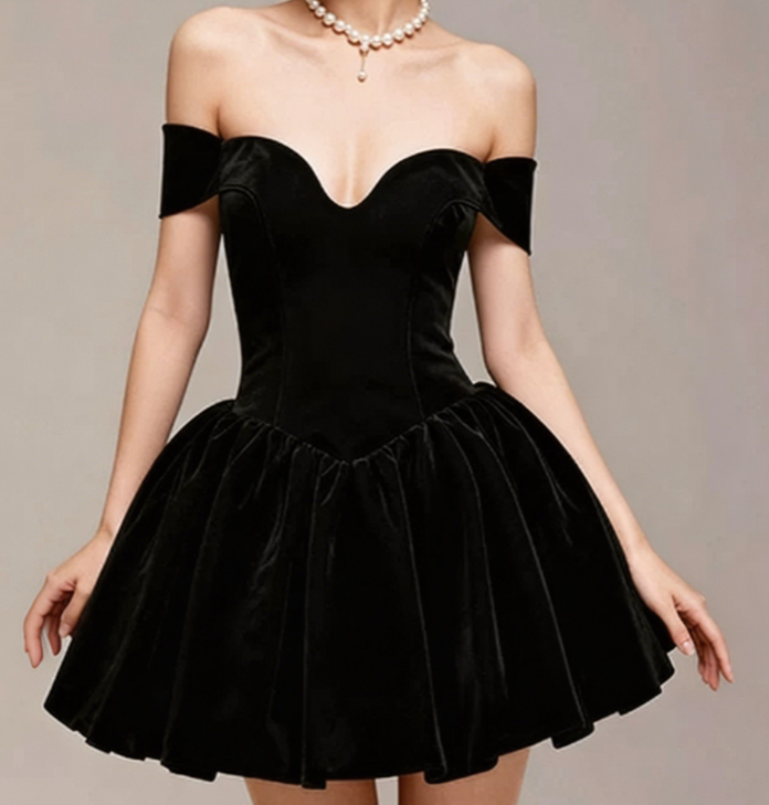 Charming Homecoming Dress Halter Pleated Black Back to School Outfits Party Dress  D7364