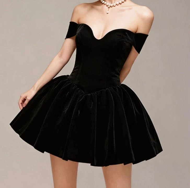 Charming Homecoming Dress Halter Pleated Black Back to School Outfits Party Dress  D7364