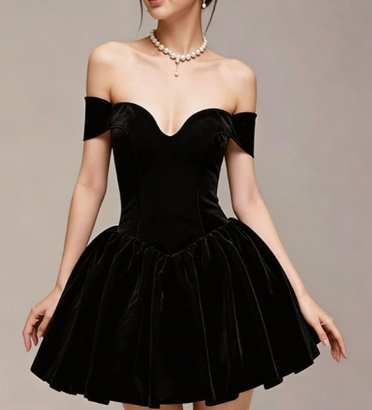 Charming Homecoming Dress Halter Pleated Black Back to School Outfits Party Dress  D7364