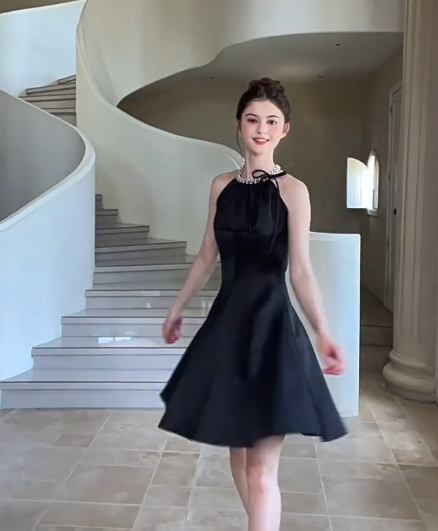 Nice Homecoming Dress Halter Bead Bowknot Pleated Back to School Outfits Party Dress D7446