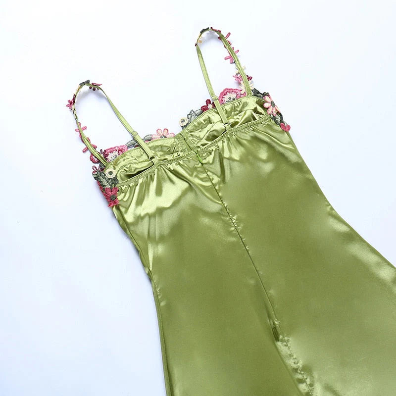 Beautiful Homecoming Dress V Neck Applique Hugging Back to School Outfits Party Dress D7130