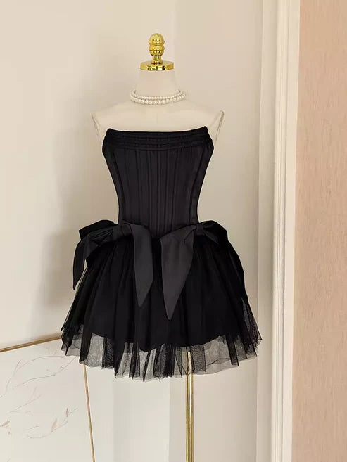 Retro Black A-line Strapless Lace-up Homecoming Dresses Short Satin 16th Birthday Dress D1531