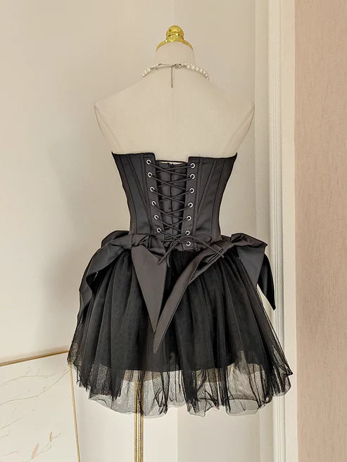 Retro Black A-line Strapless Lace-up Homecoming Dresses Short Satin 16th Birthday Dress D1531