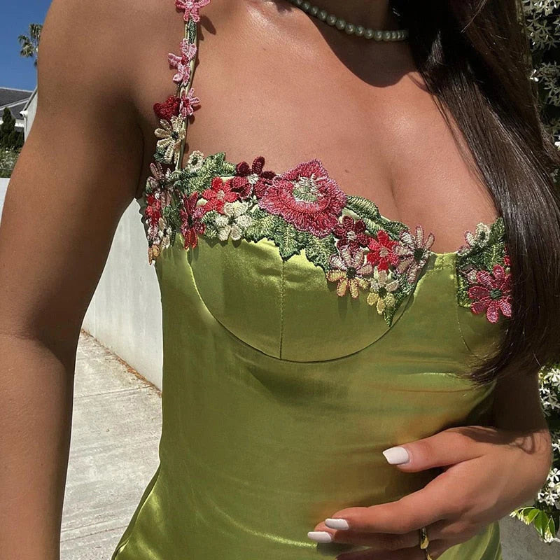 Beautiful Homecoming Dress V Neck Applique Hugging Back to School Outfits Party Dress D7130