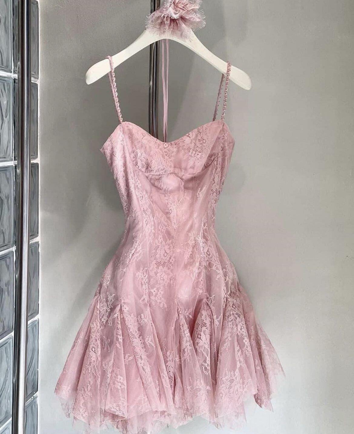 Cute Light Pink A Line Spaghetti Strap Lace Short Homecoming Dress D7989