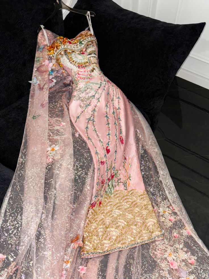 Chic Spaghetti Strap Pleated Embroidery Tulle Stole Long Party Dress Prom Gown Evening Dress D7405