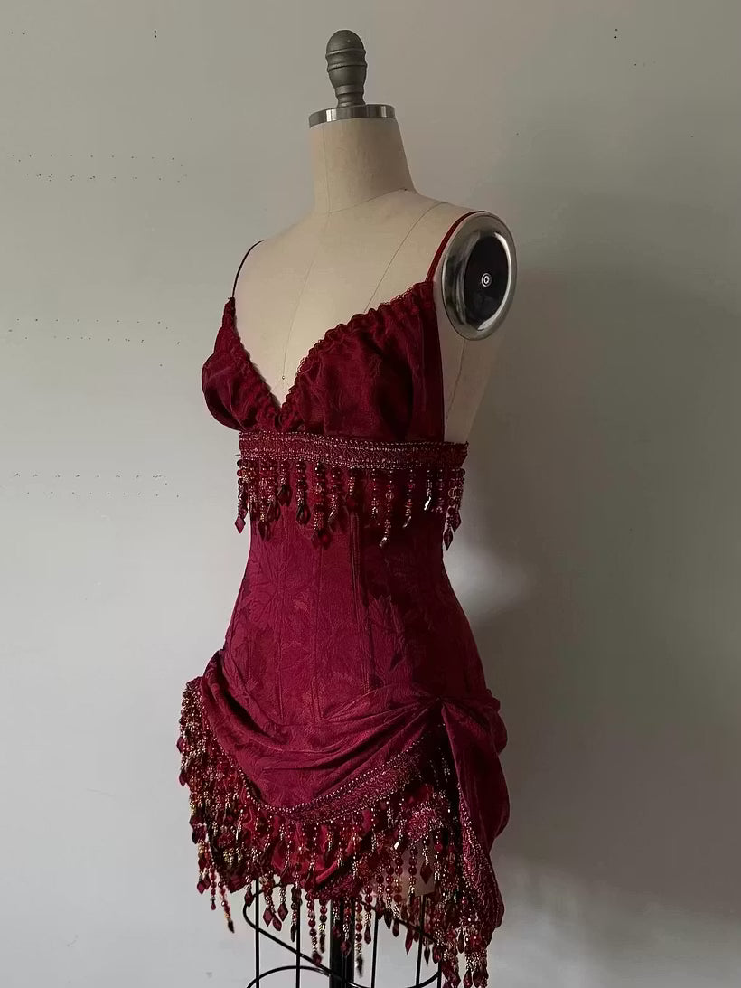 Charming Burgundy Sleeveless Spaghetti Straps Beading Short Prom Dress Homecoming Dress with Pleated D7971