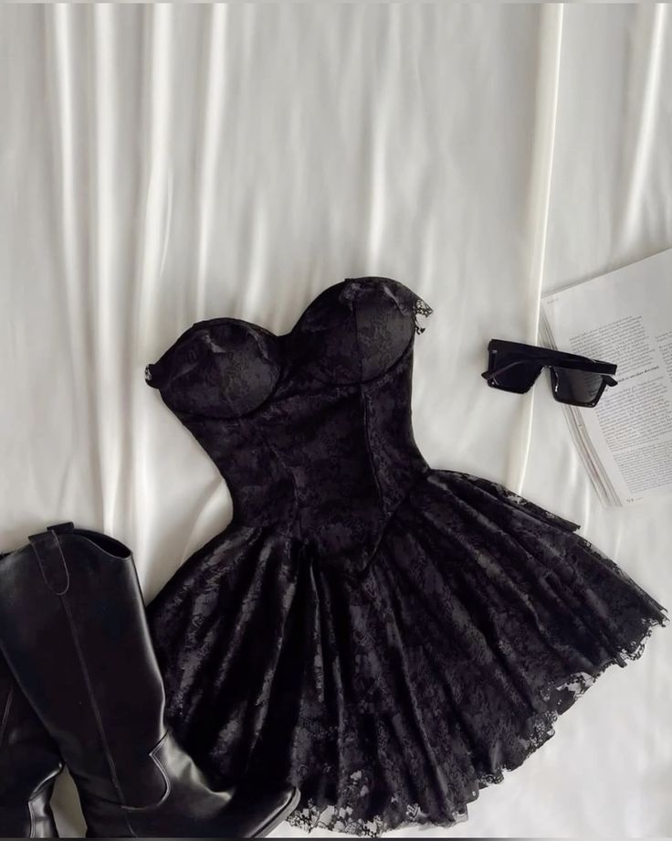 Stunning Homecoming Dress Black Sweetheart Lace Pleated Back to School Outfits Party Dress D6703