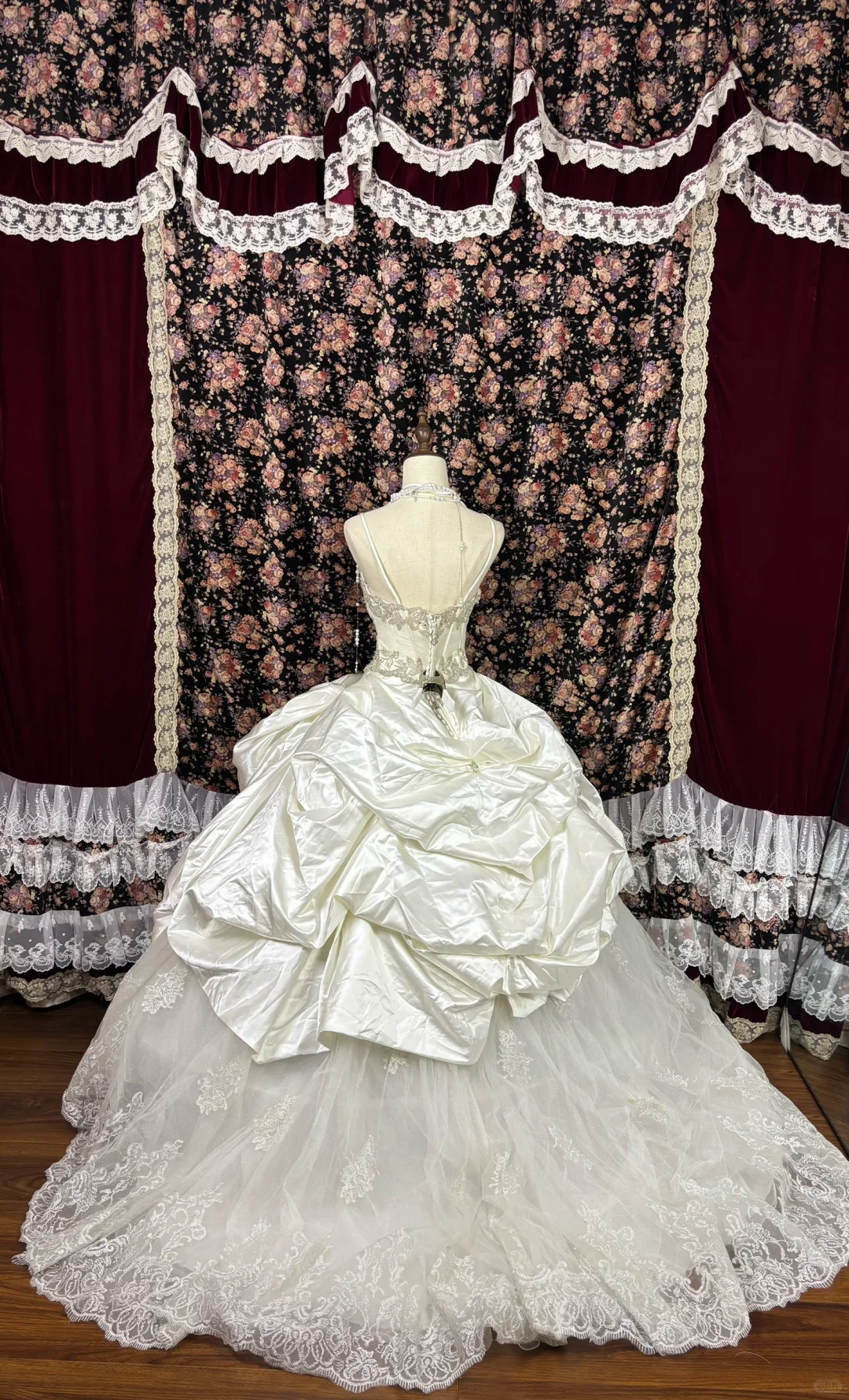 Retro Sweetheart Spaghetti Strap A-Line Satin Quinceanera Dresses Sweet 18 Birthday Ball Gowns, D1423