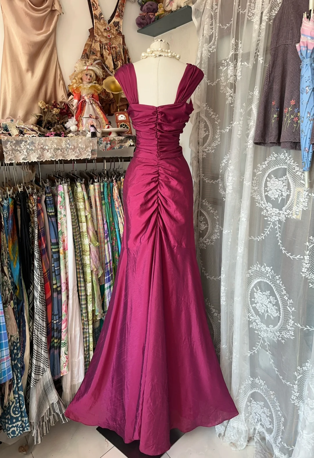 Elegant Sleeveless Mermaid Satin Vintage Long Prom Dress Formal Party Dress, D322