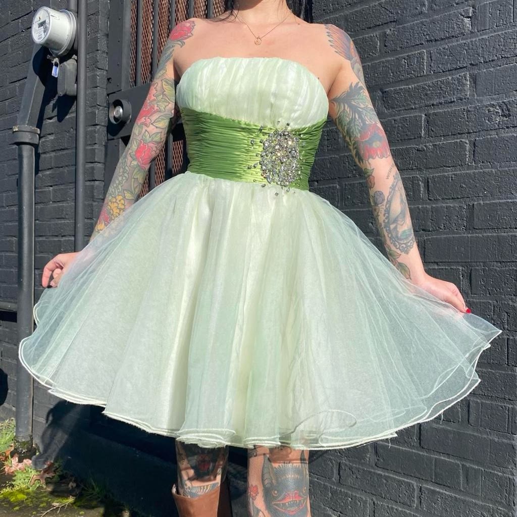 Stunning Homecoming Dress Strapless Rinestone Tulle A-Line Back to School Outfits Party Dress D7930