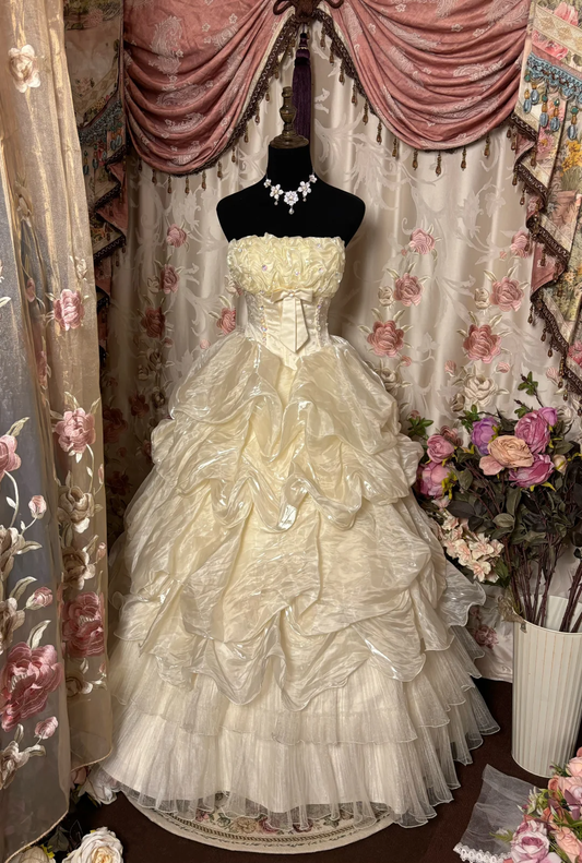 Robe de soirée longue vintage en organza, coupe trapèze, couleur champagne clair, sans bretelles, D631