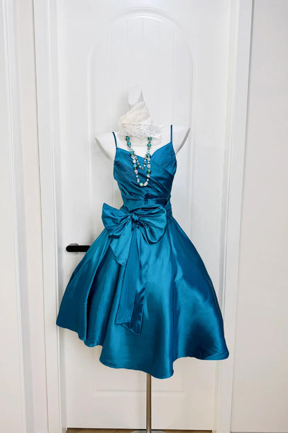 Shiny Homecoming Dress Spaghetti Straps Bowknot Short Prom Dress Back to School Outfits Party Dress  D6018