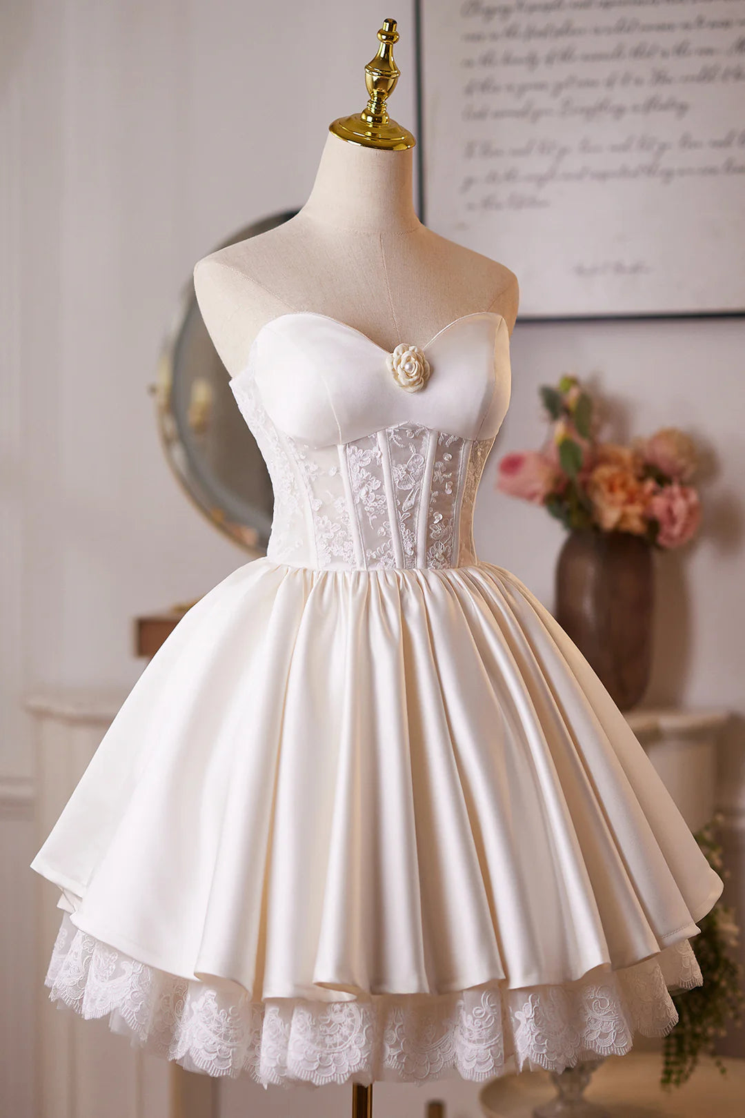 Chic Homecoming Dress Sweetheart Pleated Lace Short Prom Dress Back to School Outfits Cocktail Dress  D6014
