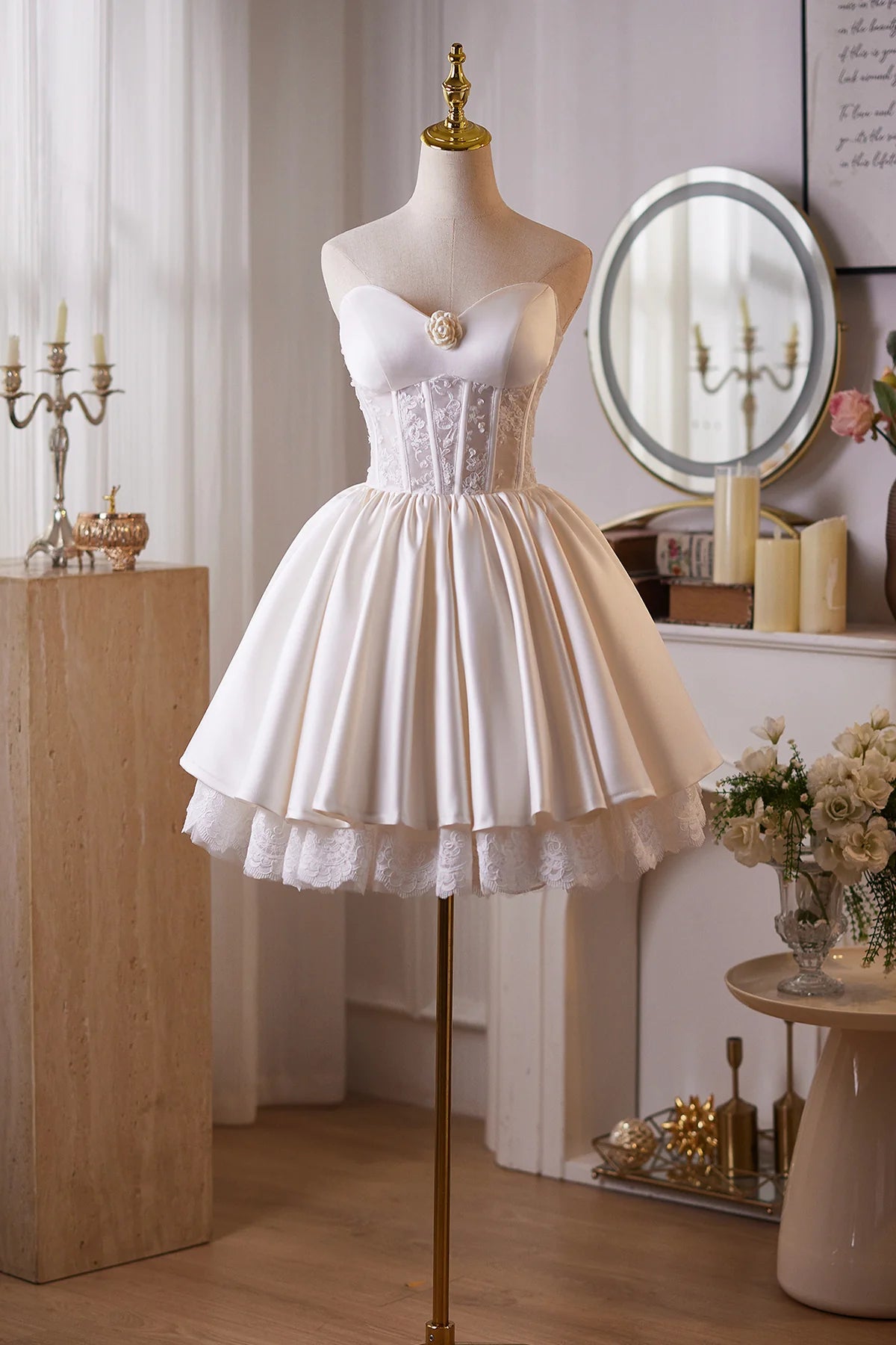 Chic Homecoming Dress Sweetheart Pleated Lace Short Prom Dress Back to School Outfits Cocktail Dress  D6014