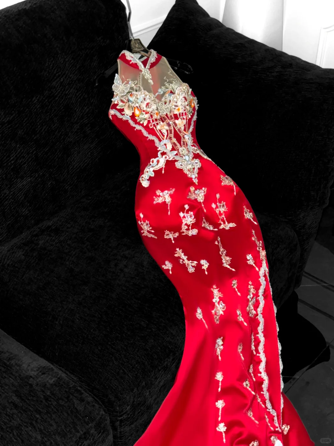 Gorgeous Sparkling Red Beaded Sequined Embroidery Design Elegant Mermaid Prom Dress Evening Dress D1698