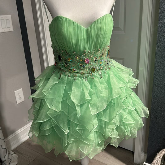 Stunning Homecoming Dress Sweetheart Rinestone Beaded Tulle Cascade A-Line Back to School Outfits Party Dress D7931
