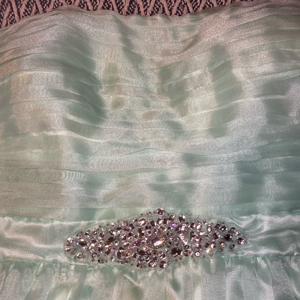 Stunning Homecoming Dress Strapless Rinestone Tulle A-Line Back to School Outfits Party Dress D7926