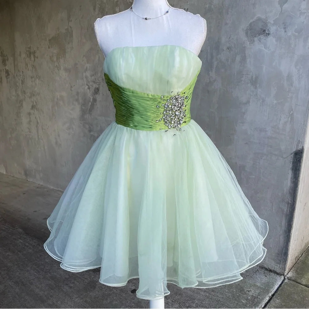 Stunning Homecoming Dress Strapless Rinestone Tulle A-Line Back to School Outfits Party Dress D7930
