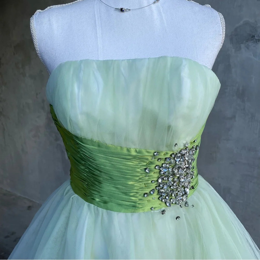Stunning Homecoming Dress Strapless Rinestone Tulle A-Line Back to School Outfits Party Dress D7930