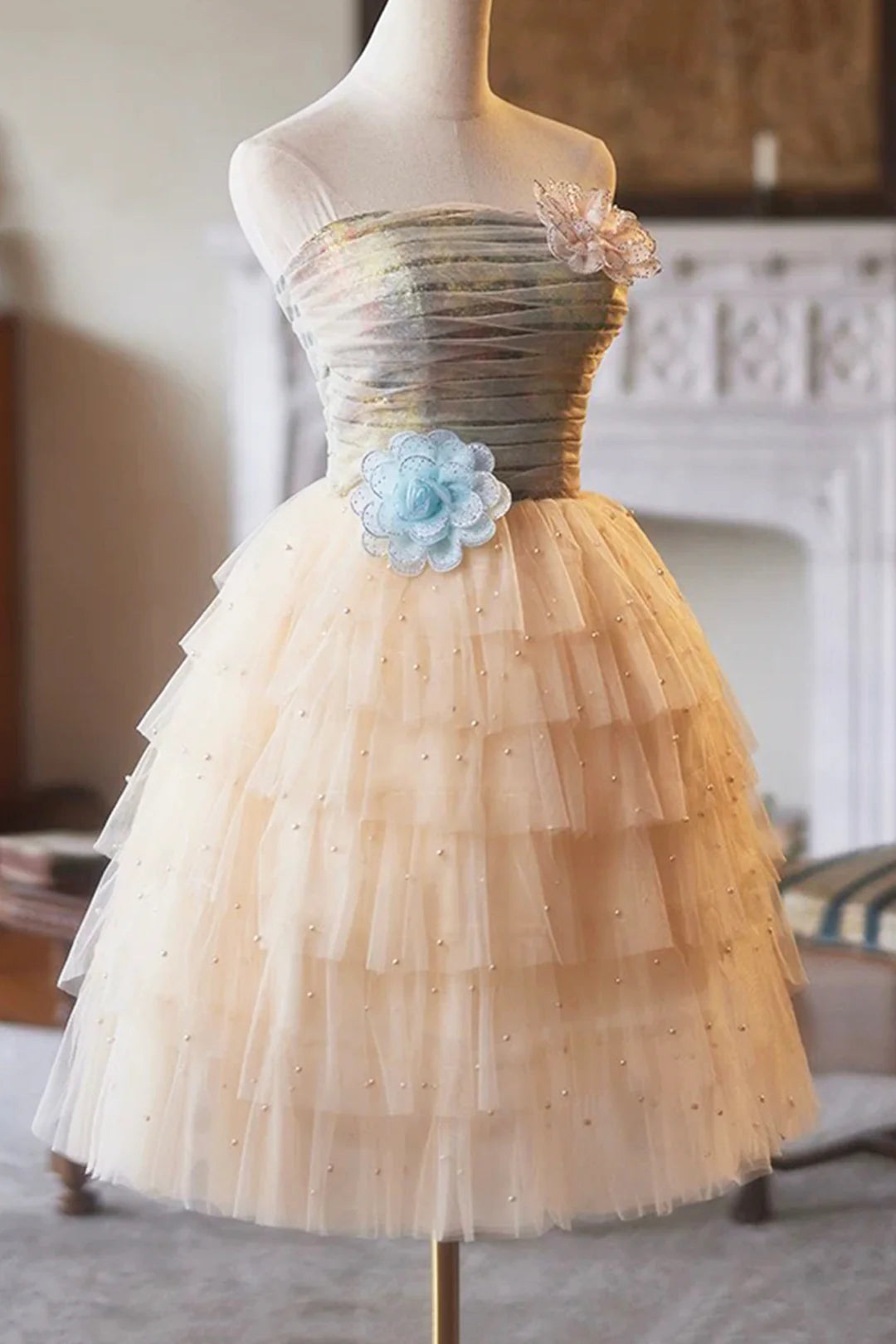 Charming Homecoming Dress Strapless Beaded Tulle Flower Short Prom Dress Back to School Outfits Party Dress  D6035