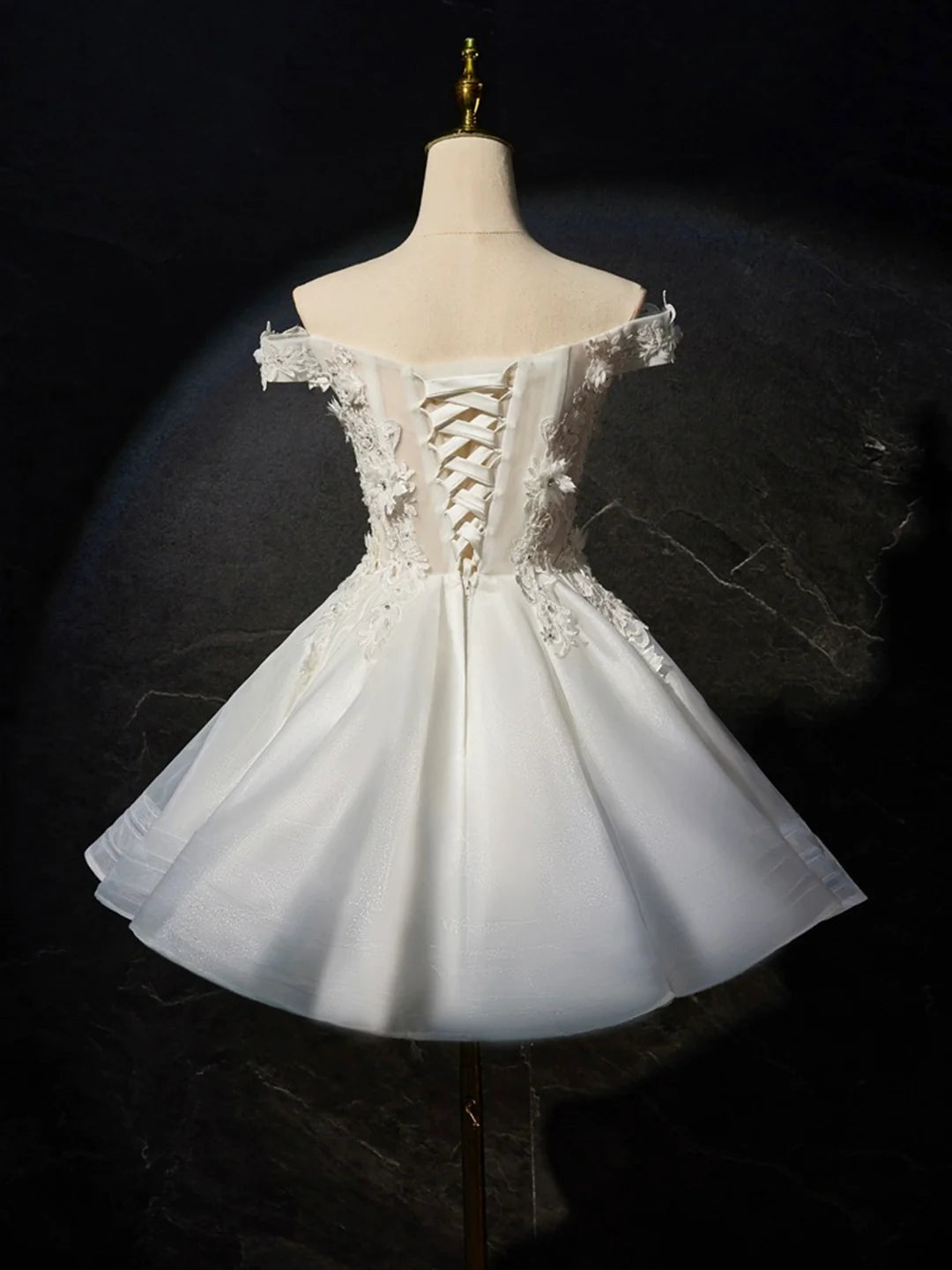 Chic Homecoming Dress Off the Shoulder Lace Flower Short Prom Dress Back to School Outfits Party Dress  D6087