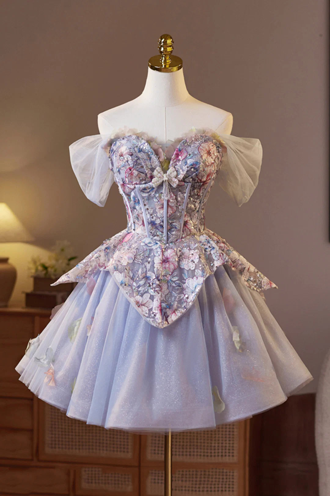Chic Homecoming Dress Off shoulder Tulle Flower Applique Flower Short Prom Dress Back to School Outfits Party Dress  D6037