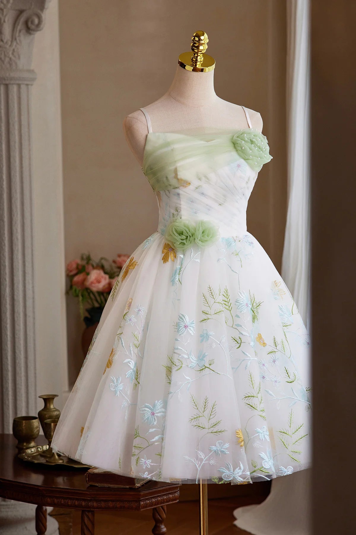 Chic Homecoming Dress Spaghetti Straps Floral Tulle Lace Embroidery  Short Prom Dress Back to School Outfits Party Dress  D6024