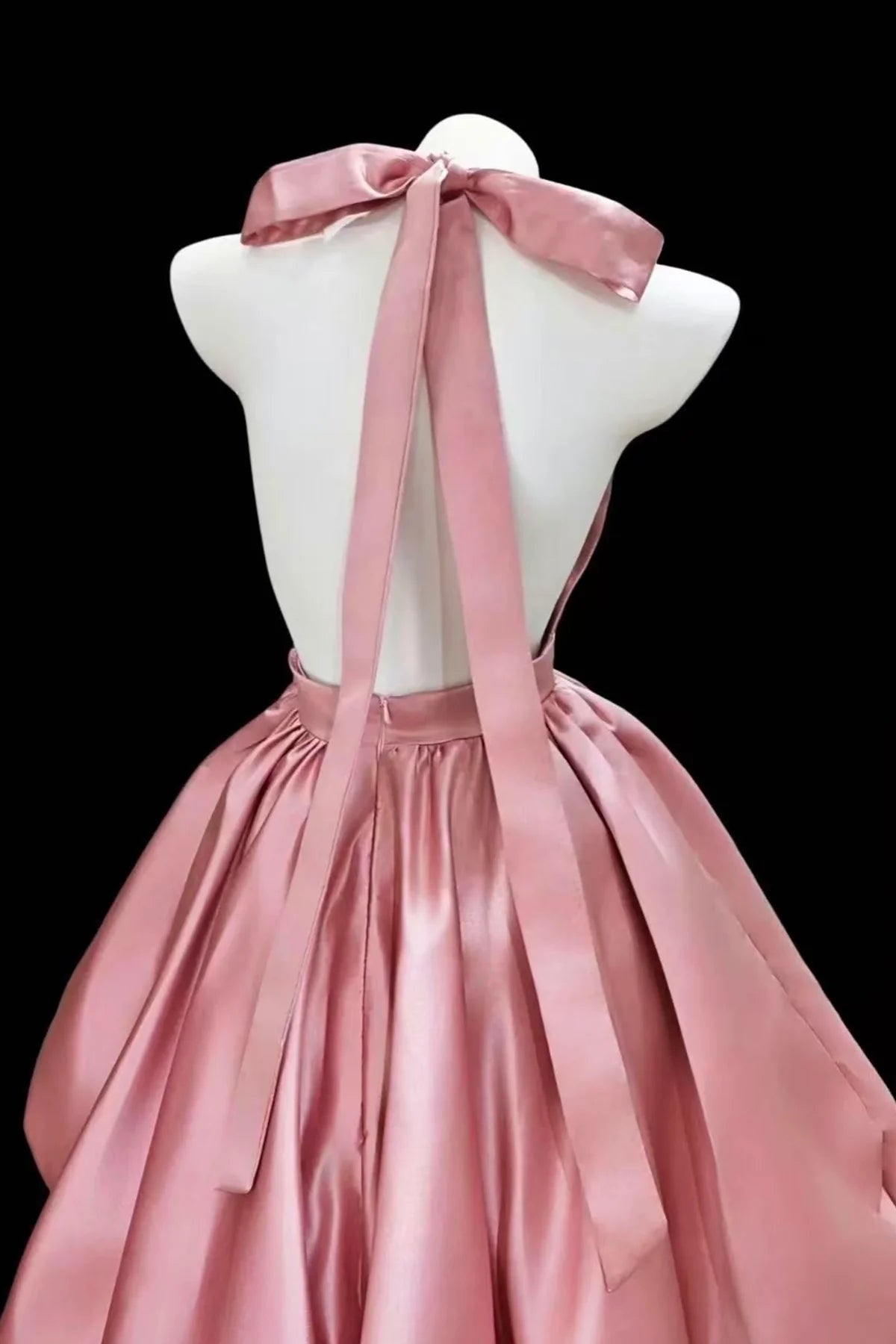 Beauty Homecoming Dress Halter Pleated Short Prom Dress Back to School Outfits Cocktail Dress  D6011
