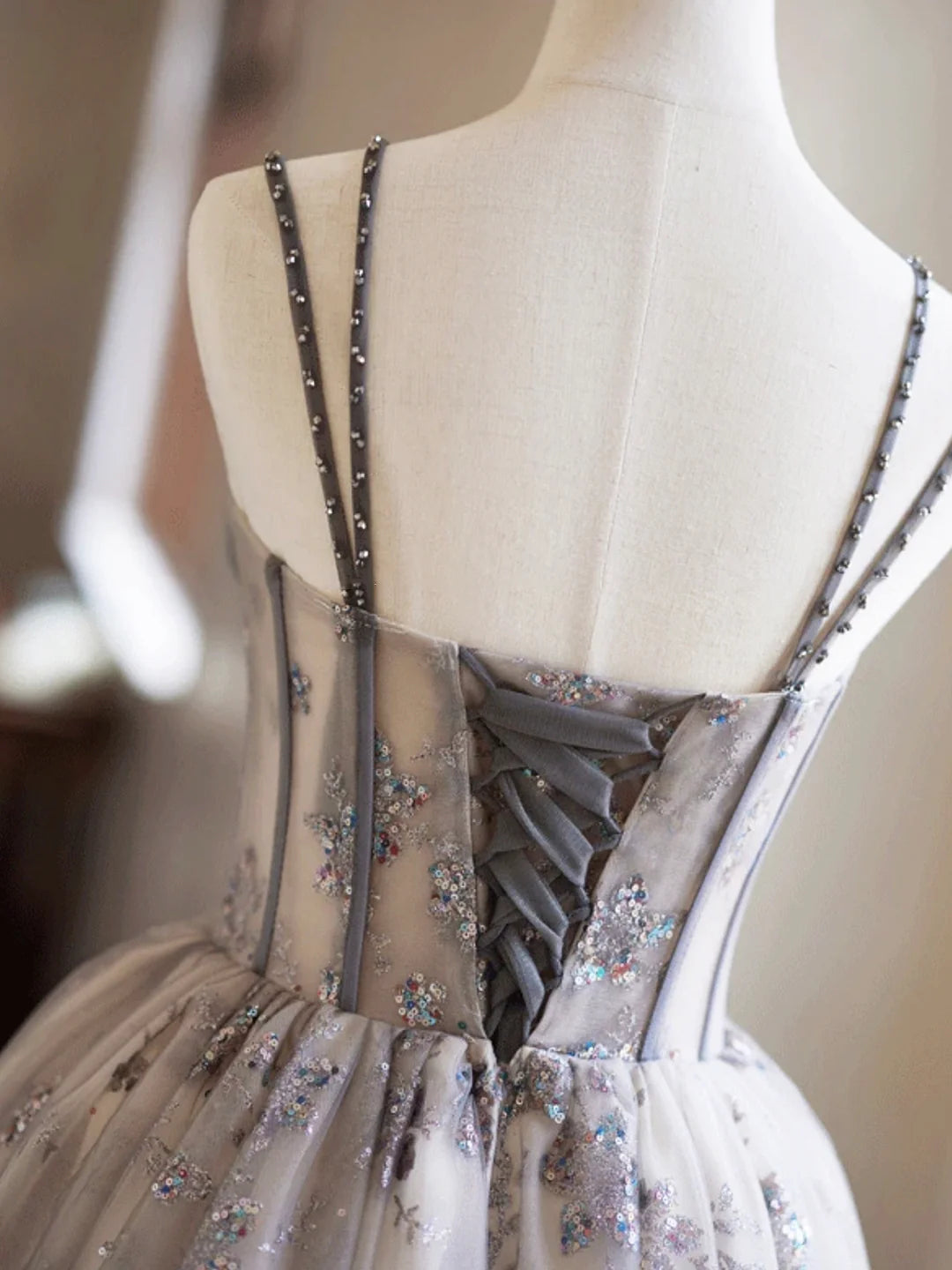 Chic Homecoming Dress Spaghetti Straps Tulle Applique Short Prom Dress Back to School Outfits Party Dress  D6040