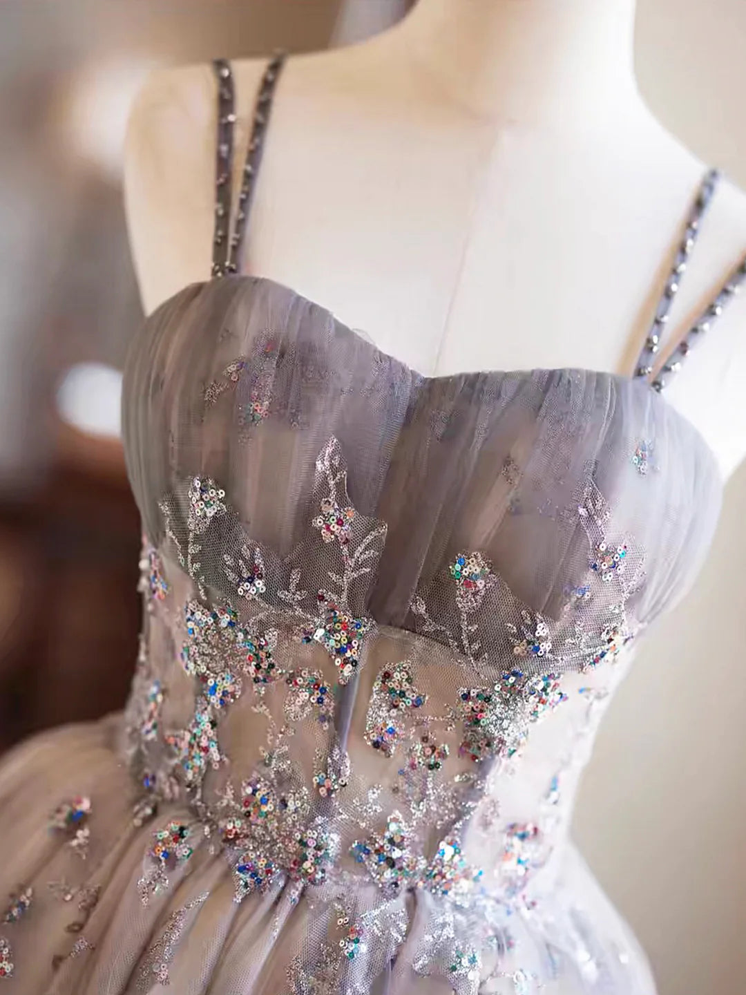Chic Homecoming Dress Spaghetti Straps Tulle Applique Short Prom Dress Back to School Outfits Party Dress  D6040