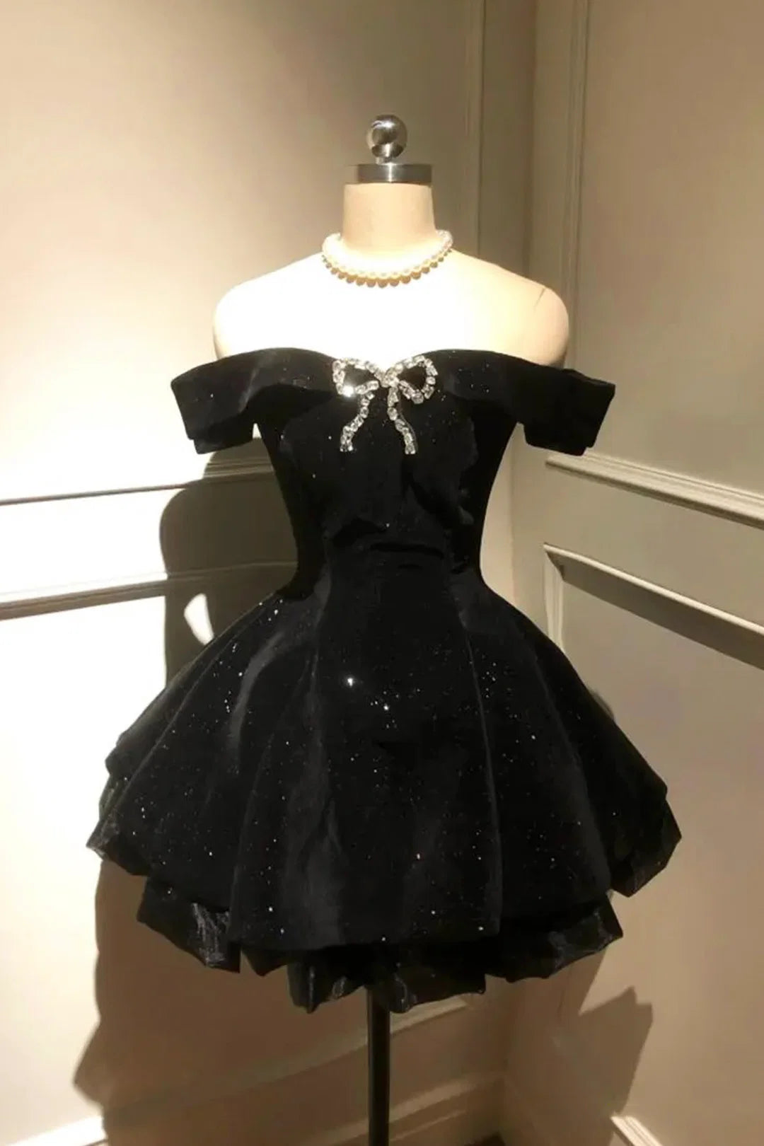 Charming Homecoming Dress Off the Shoulder Tulle Bowknot  Rinestone Short Prom Dress Back to School Outfits Party Dress  D6083